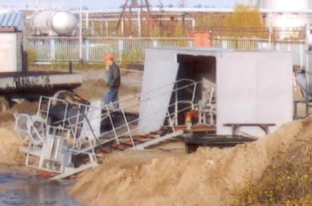 Module No. 1 for collecting floating oil sludge