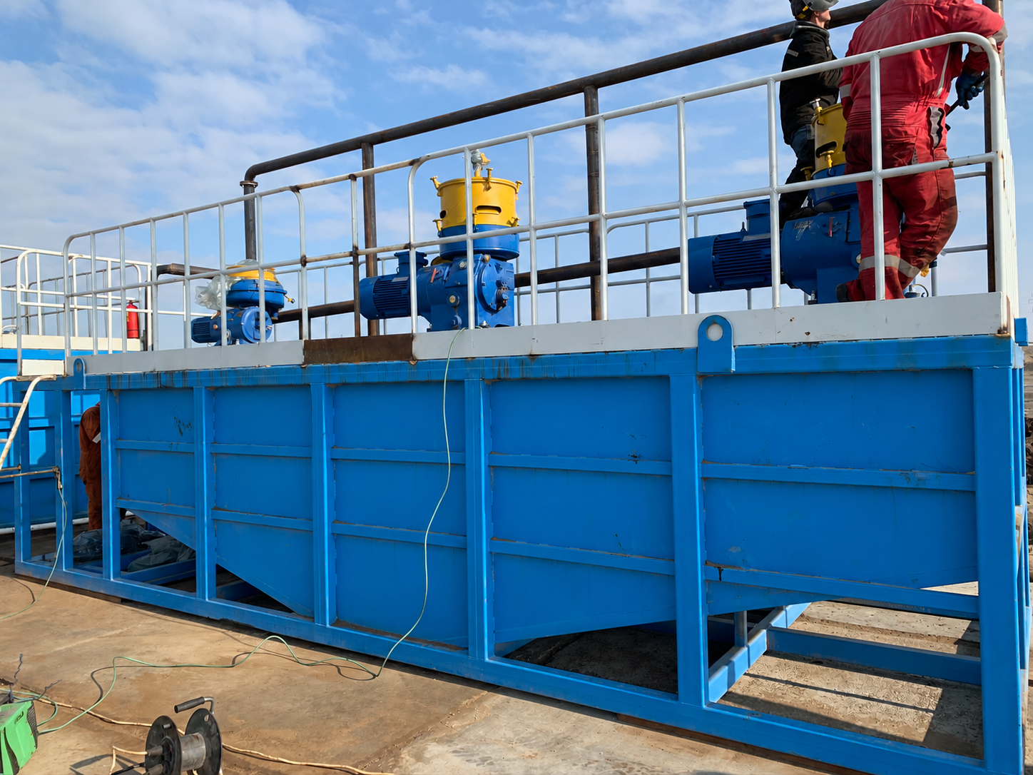 Process module for oil sludge treatment